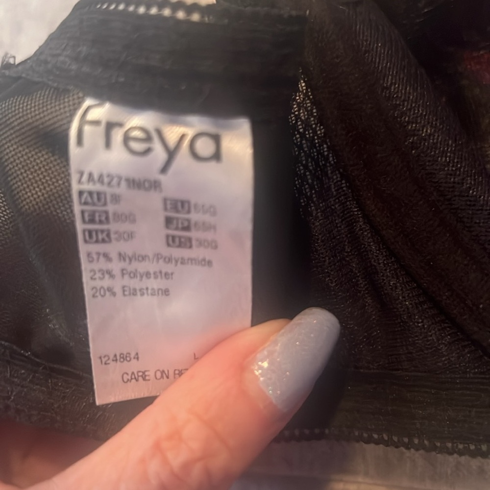 Two Freya 30G gorgeous  NWOT bras - too big on me $25 each - both $45 - Picture 2 of 7